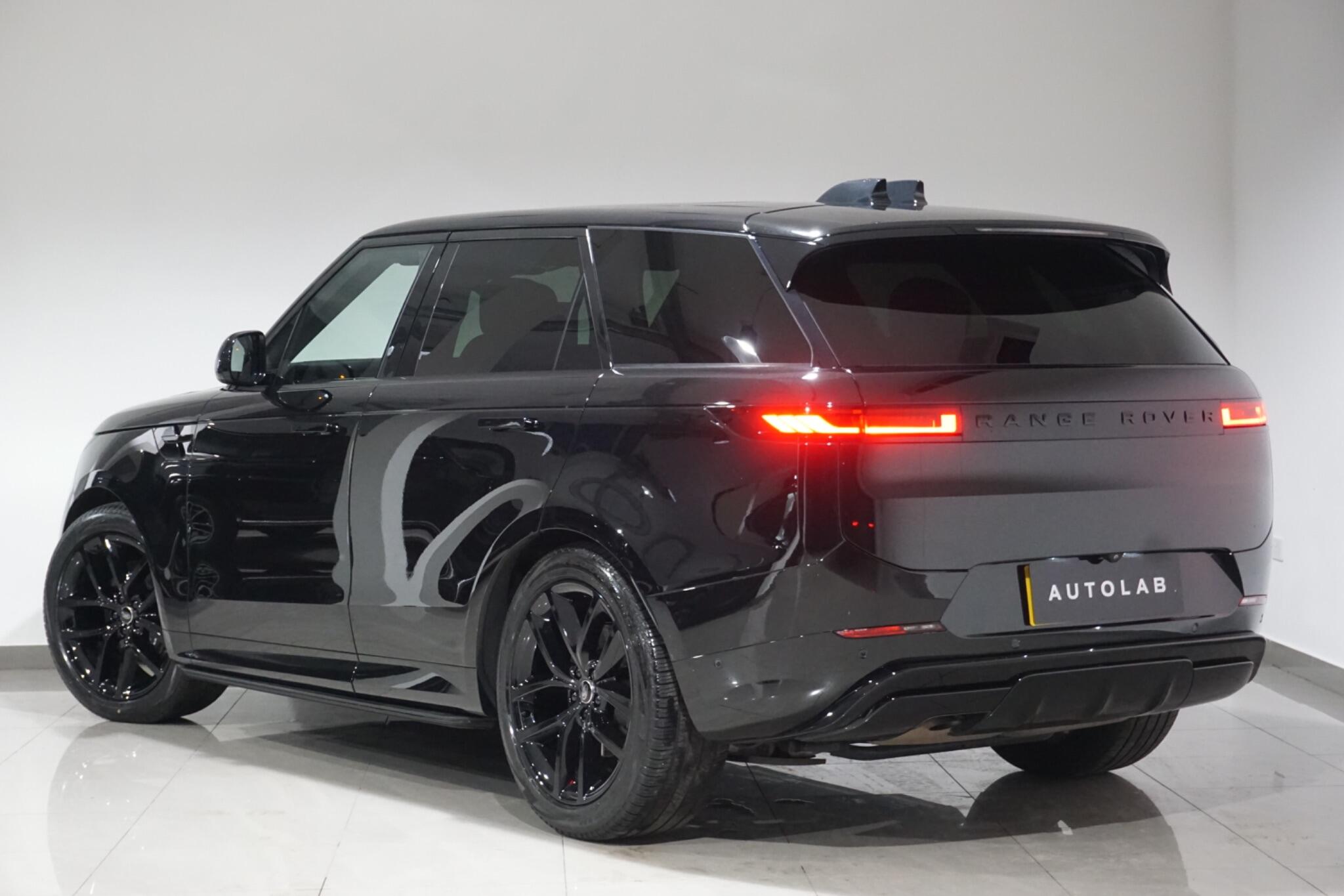 Land Rover Range Rover Sport 3.0 D300 MHEV Dynamic SE SUV 5dr Diesel Auto 4WD Euro 6 (s/s) (300 ps)